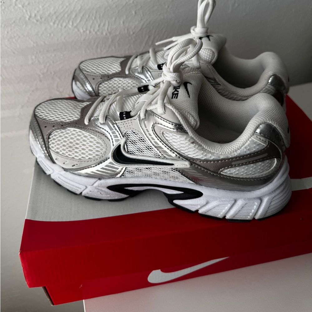 Nike V5 RNR - Picture 5 of 8